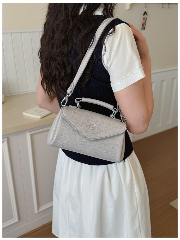 Women's PU Leather Envelope Flap Crossbody Bag detail 20