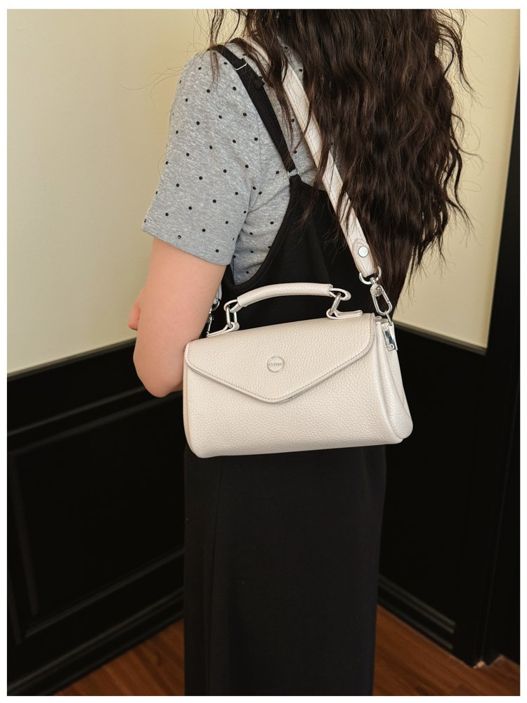 Women's PU Leather Envelope Flap Crossbody Bag detail 23