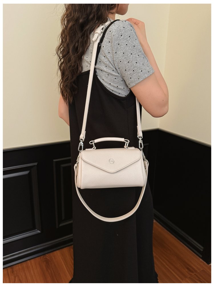Women's PU Leather Envelope Flap Crossbody Bag detail 30
