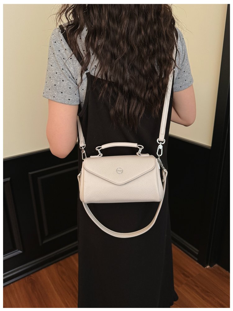 Women's PU Leather Envelope Flap Crossbody Bag detail 31