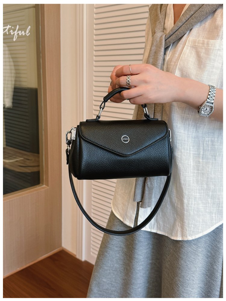 Women's PU Leather Envelope Flap Crossbody Bag detail 34