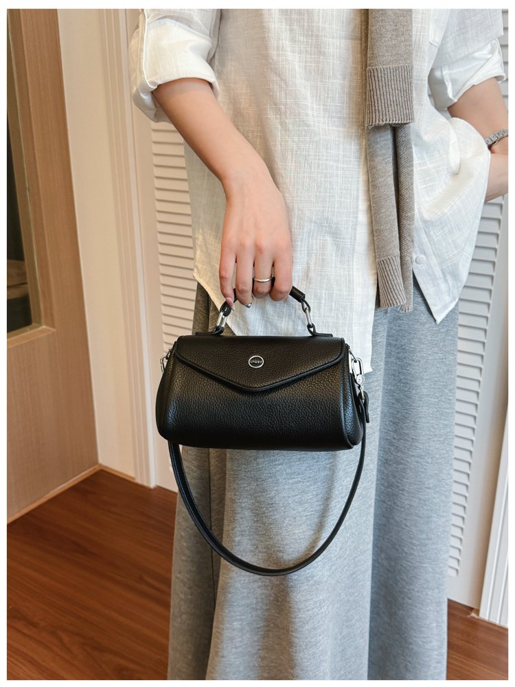 Women's PU Leather Envelope Flap Crossbody Bag detail 36
