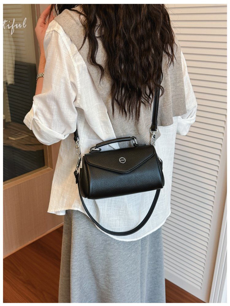 Women's PU Leather Envelope Flap Crossbody Bag detail 37