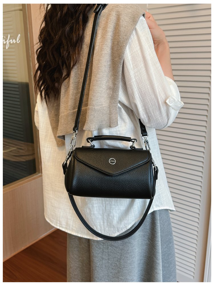Women's PU Leather Envelope Flap Crossbody Bag detail 39