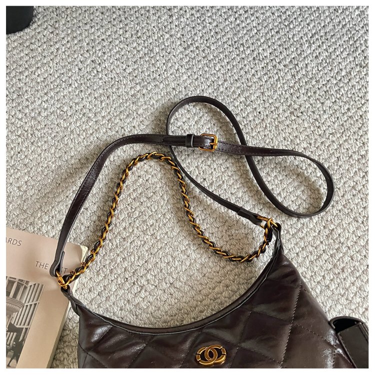 Women's Everyday Geometric Dumpling-Shaped PU Leather Shoulder Bag detail 12