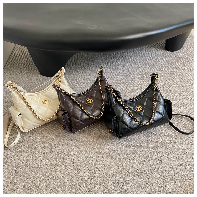 Women's Everyday Geometric Dumpling-Shaped PU Leather Shoulder Bag detail 31