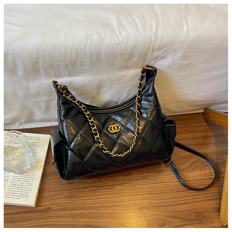 Women's Everyday Geometric Dumpling-Shaped PU Leather Shoulder Bag detail 35