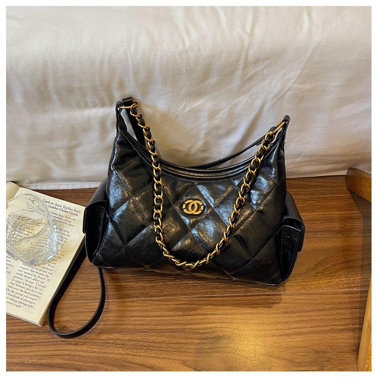 Women's Everyday Geometric Dumpling-Shaped PU Leather Shoulder Bag detail 36