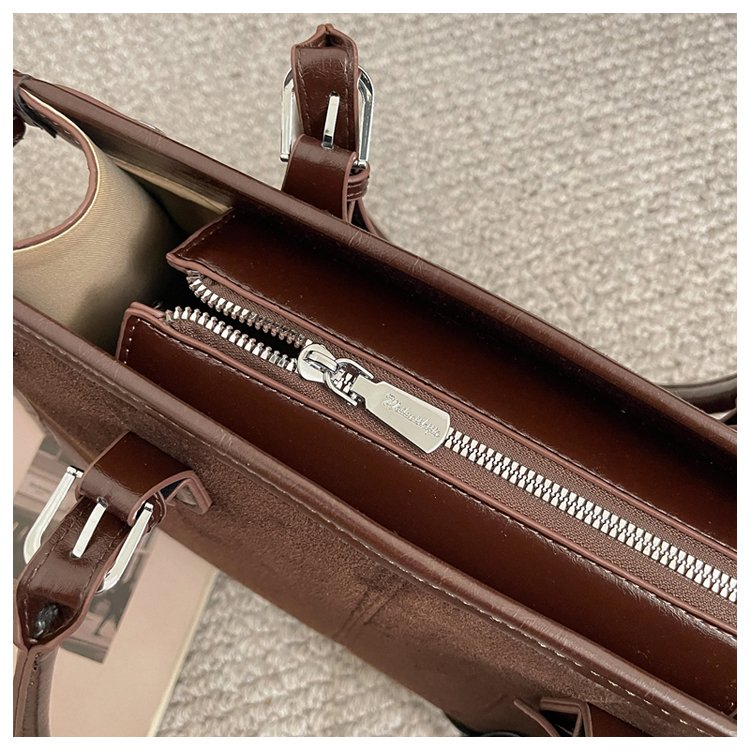 Women's Everyday Solid-Color Structured PU Leather Handbag detail 17