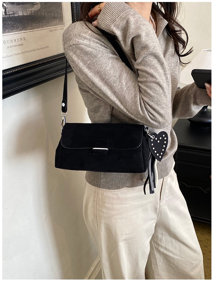 Women's Fashion Solid-Color Barrel-Shaped PU Leather Shoulder Bag detail 16