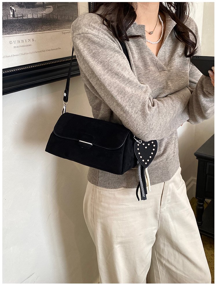 Women's Fashion Solid-Color Barrel-Shaped PU Leather Shoulder Bag detail 17