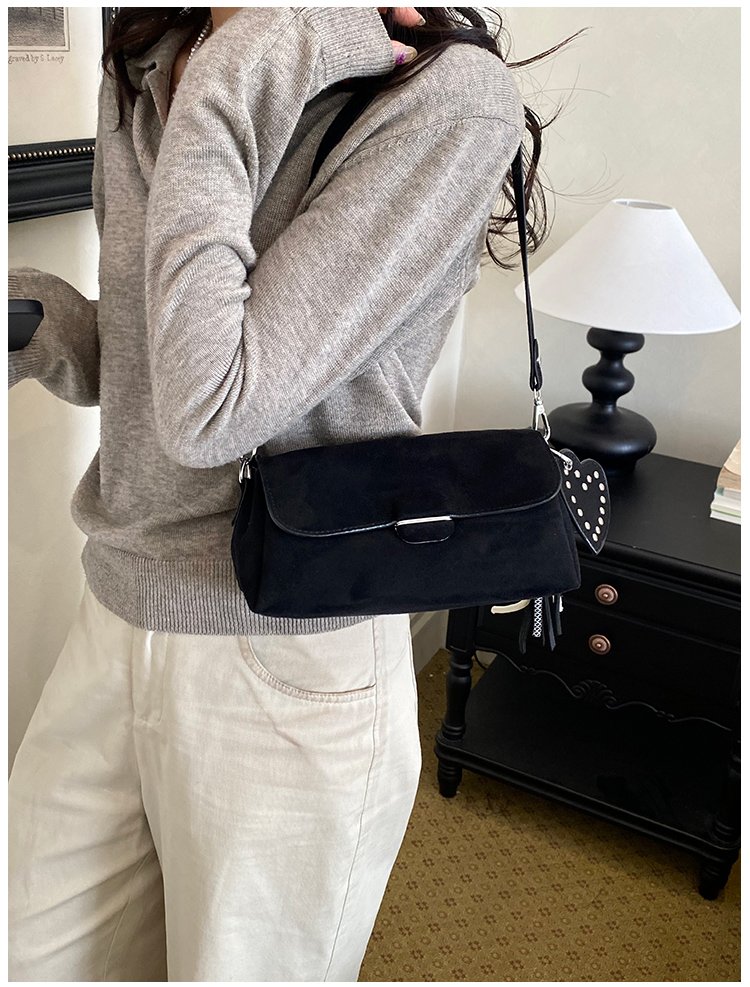 Women's Fashion Solid-Color Barrel-Shaped PU Leather Shoulder Bag detail 18