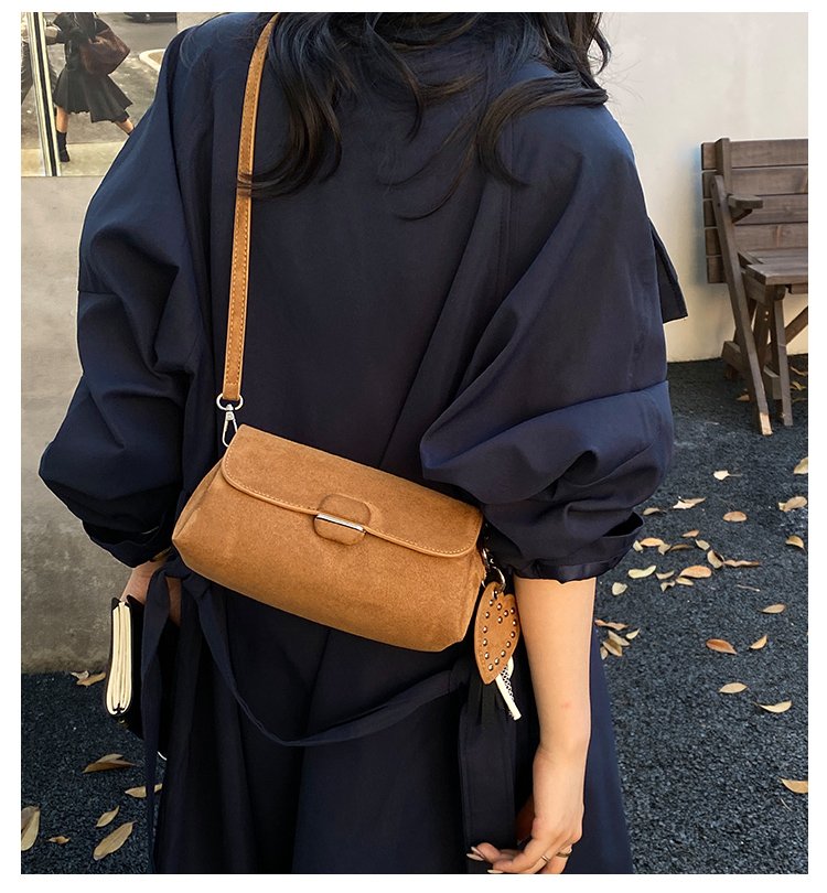 Women's Fashion Solid-Color Barrel-Shaped PU Leather Shoulder Bag detail 1