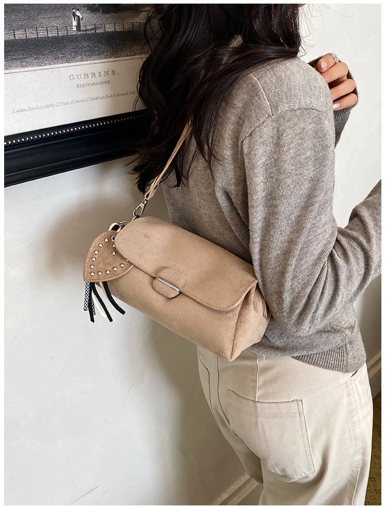 Women's Fashion Solid-Color Barrel-Shaped PU Leather Shoulder Bag detail 24