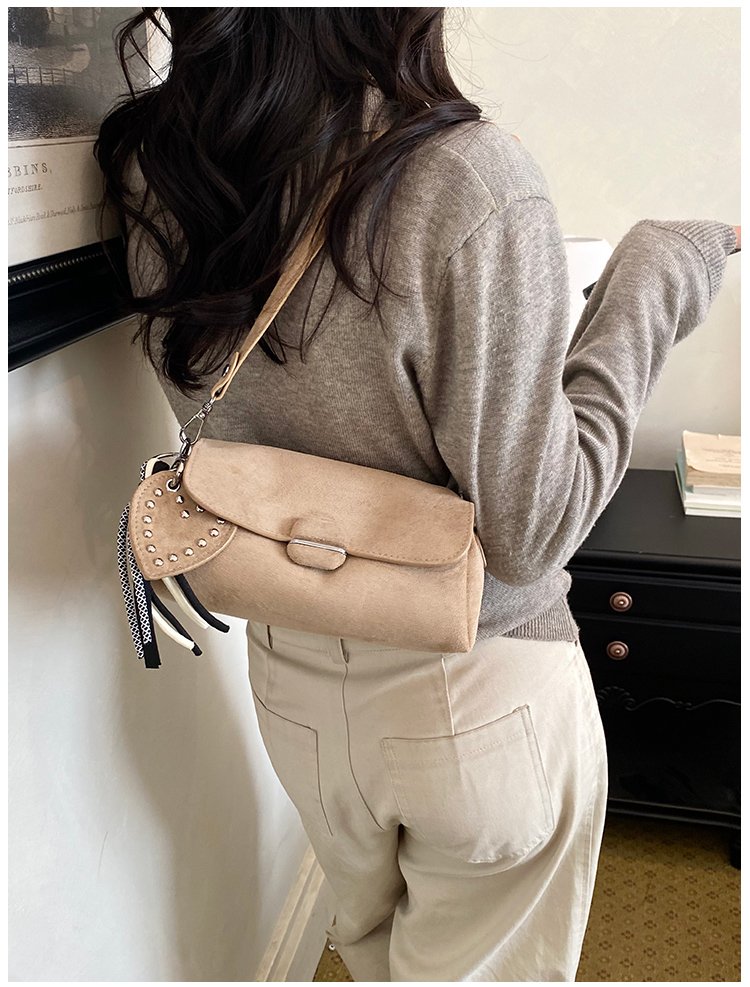 Women's Fashion Solid-Color Barrel-Shaped PU Leather Shoulder Bag detail 25