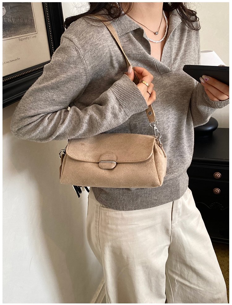 Women's Fashion Solid-Color Barrel-Shaped PU Leather Shoulder Bag detail 27