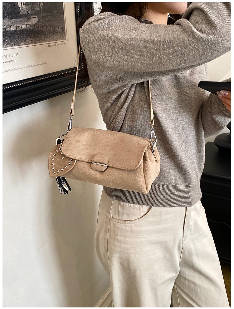 Women's Fashion Solid-Color Barrel-Shaped PU Leather Shoulder Bag detail 28