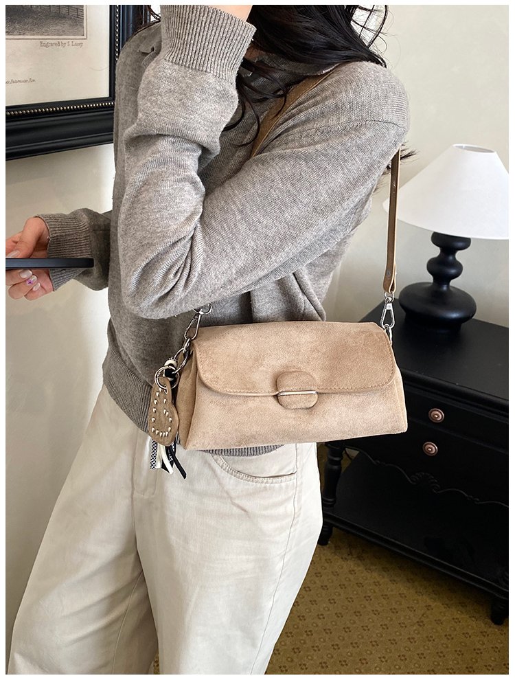 Women's Fashion Solid-Color Barrel-Shaped PU Leather Shoulder Bag detail 30