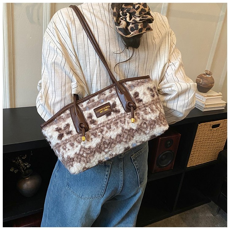 Women's PU Leather Fringe Woven Shoulder Bag detail 28