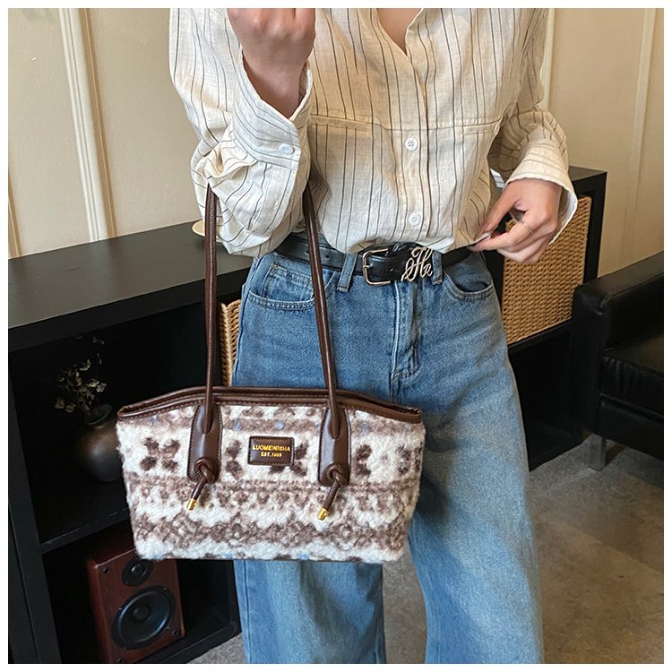 Women's PU Leather Fringe Woven Shoulder Bag detail 37