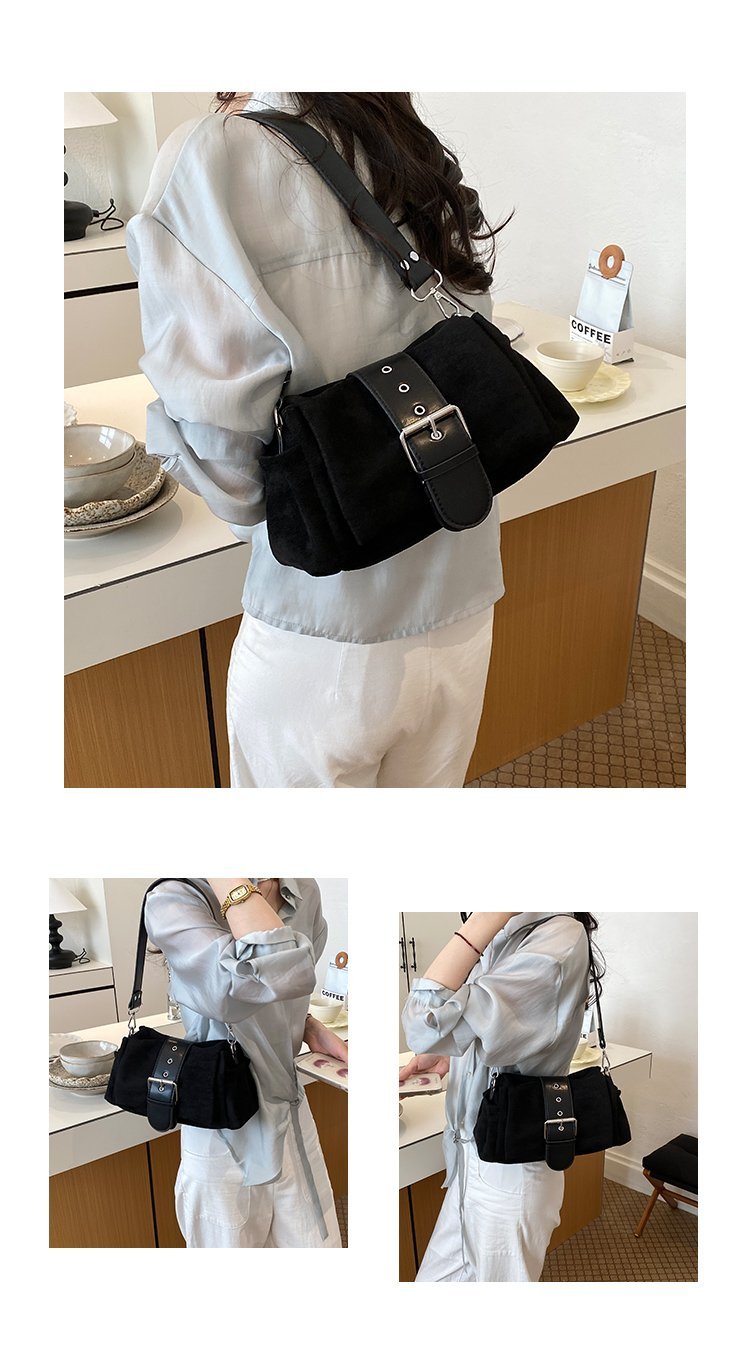 Women's PU Leather Gathered Chain Crossbody Bag detail 9