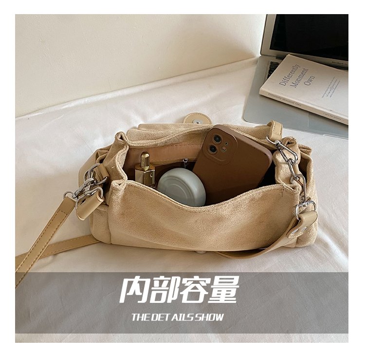 Women's PU Leather Gathered Chain Crossbody Bag detail 11