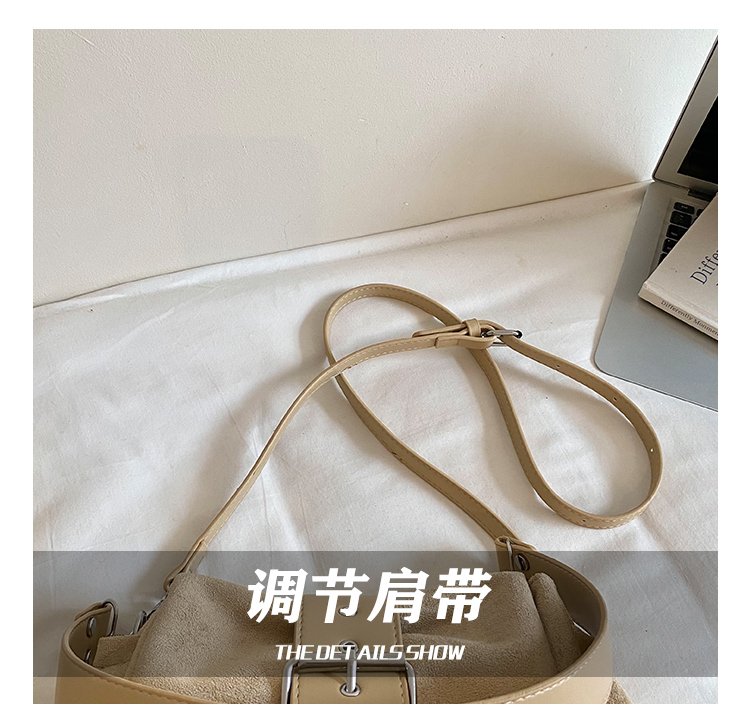 Women's PU Leather Gathered Chain Crossbody Bag detail 14