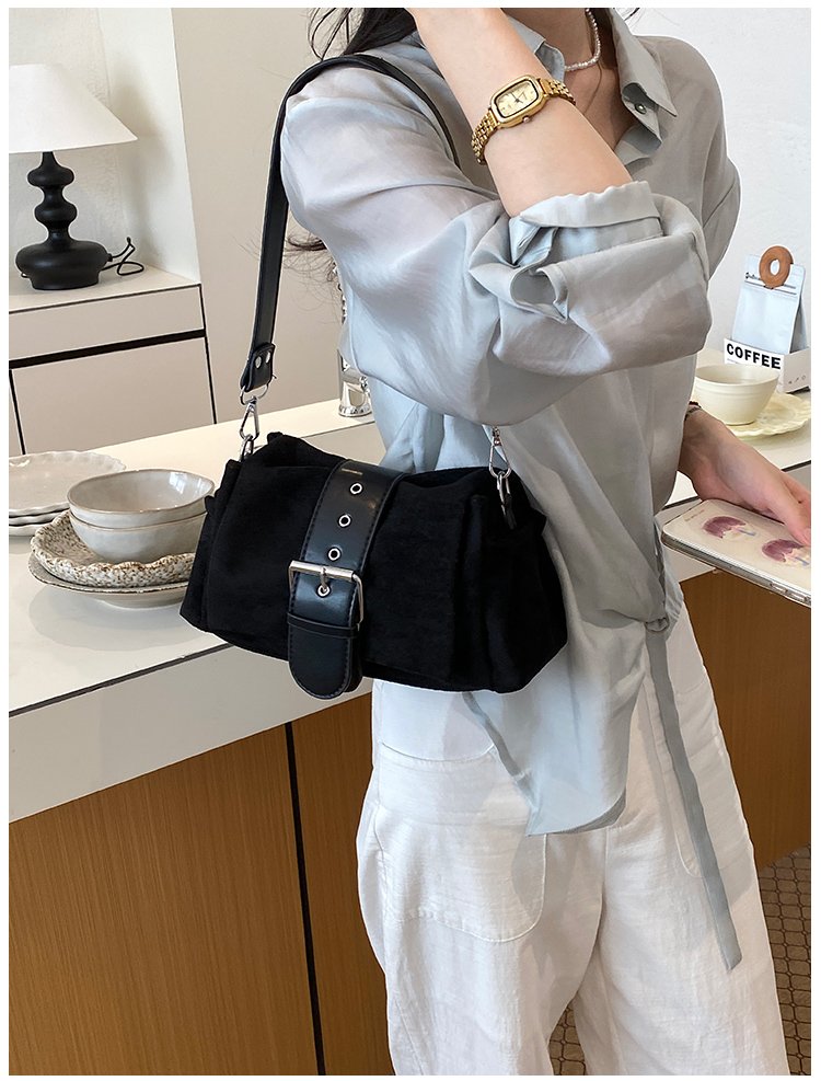 Women's PU Leather Gathered Chain Crossbody Bag detail 21