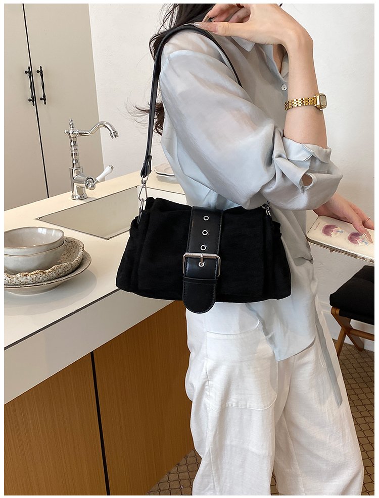 Women's PU Leather Gathered Chain Crossbody Bag detail 22