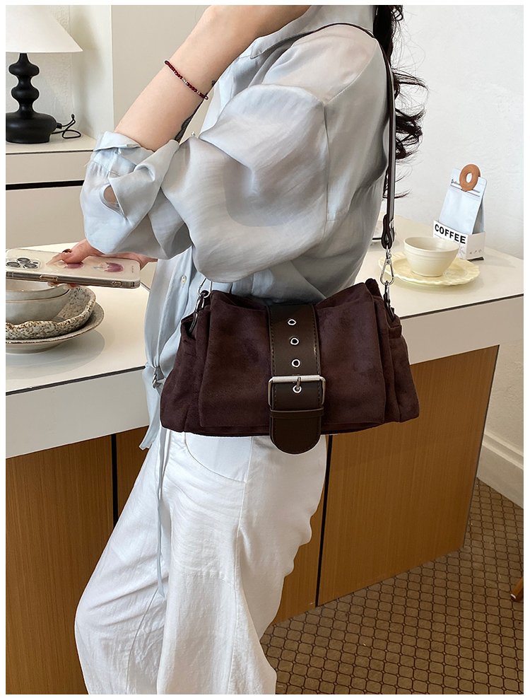 Women's PU Leather Gathered Chain Crossbody Bag detail 25