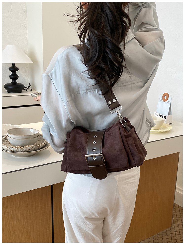 Women's PU Leather Gathered Chain Crossbody Bag detail 29