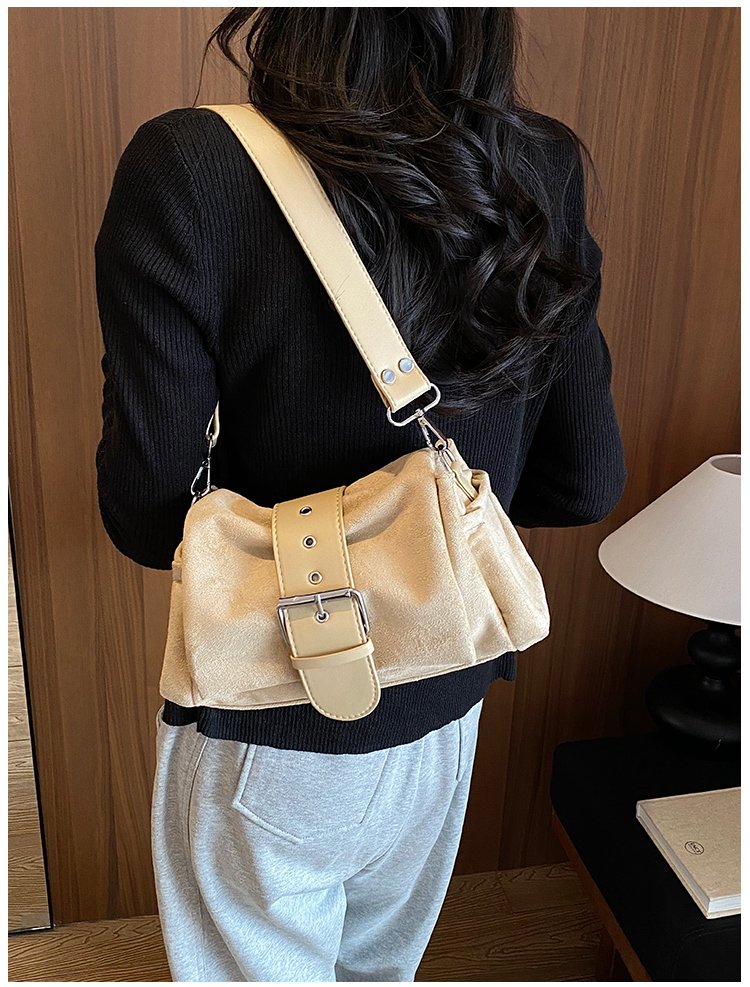 Women's PU Leather Gathered Chain Crossbody Bag detail 34