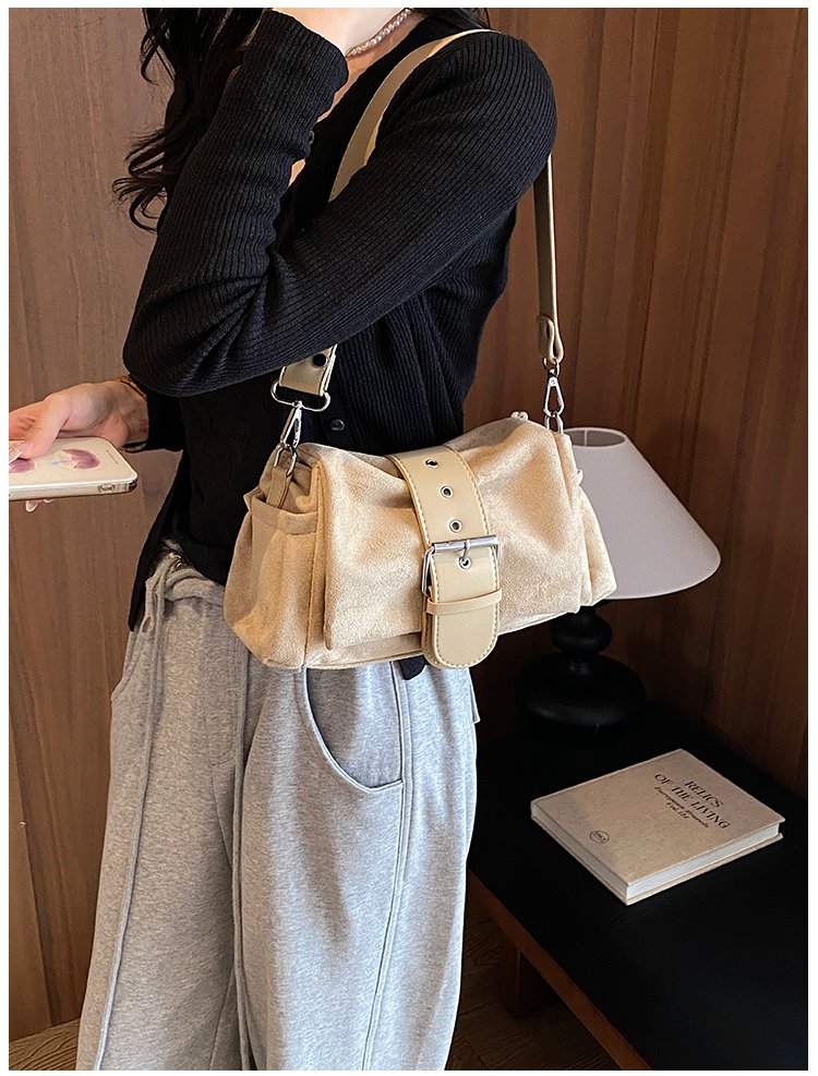 Women's PU Leather Gathered Chain Crossbody Bag detail 36