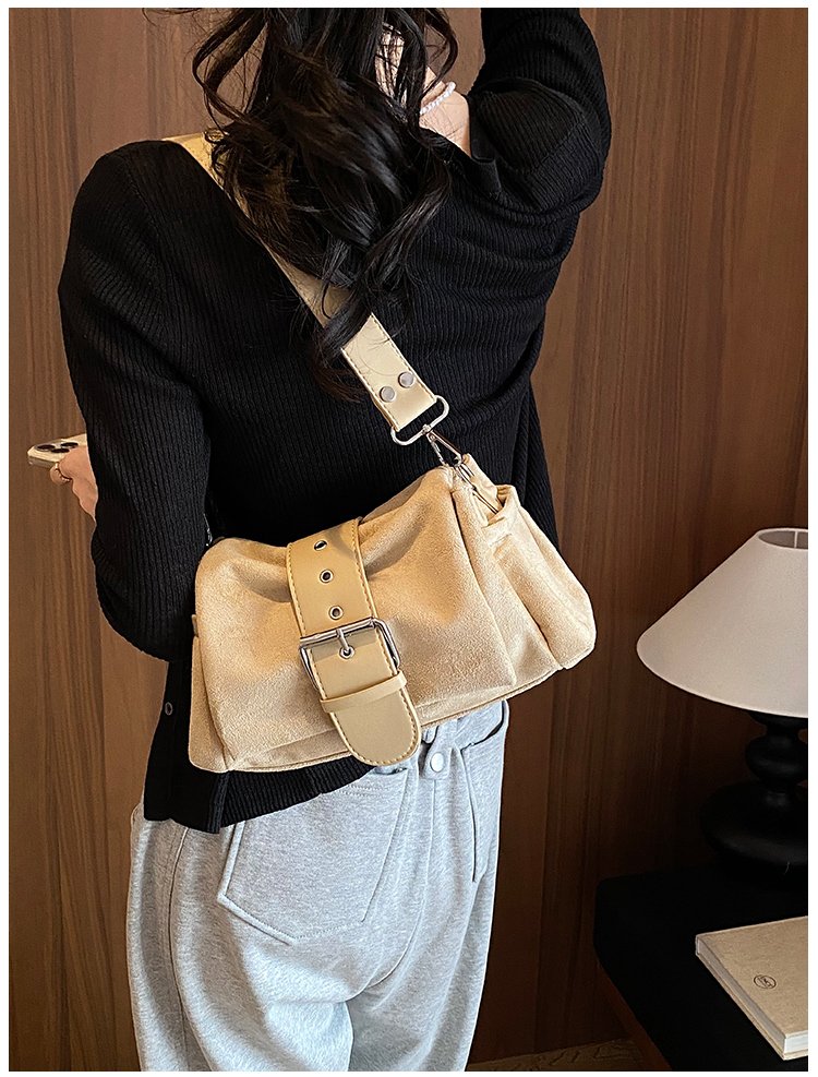 Women's PU Leather Gathered Chain Crossbody Bag detail 37