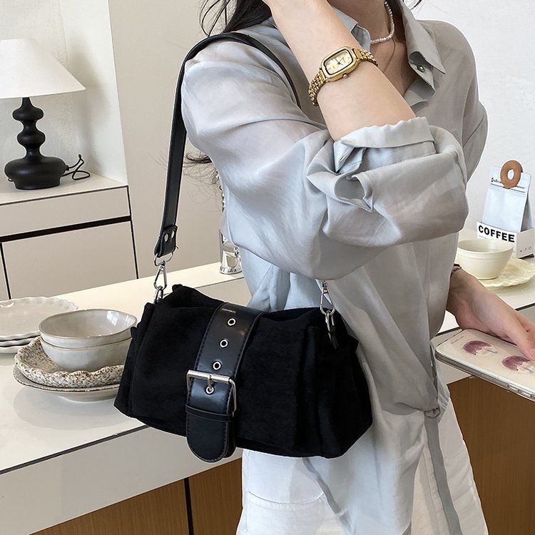 Women's PU Leather Gathered Chain Crossbody Bag view 3