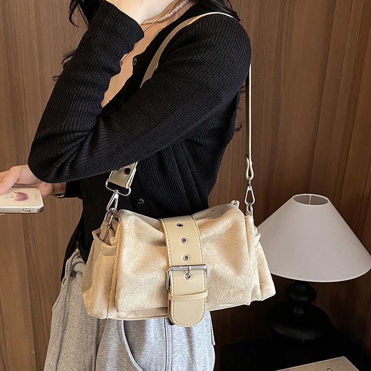 Women's PU Leather Gathered Chain Crossbody Bag view 4