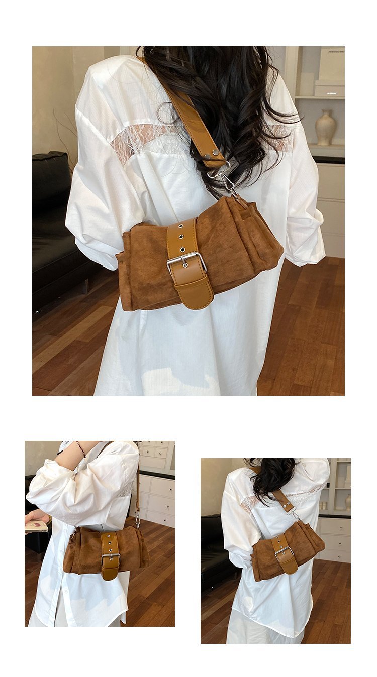 Women's PU Leather Gathered Chain Crossbody Bag detail 6