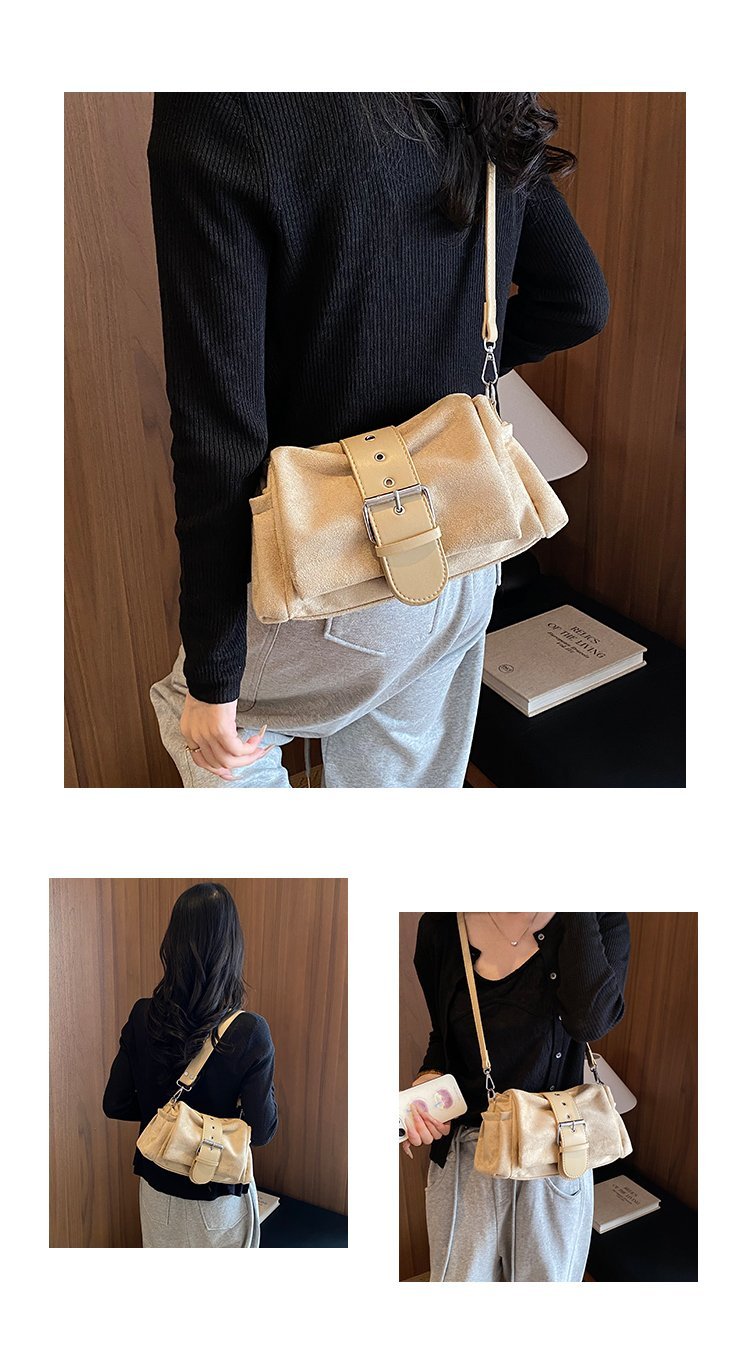 Women's PU Leather Gathered Chain Crossbody Bag detail 7