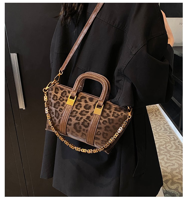 Women's PU Leather Letter Print Satchel Shoulder Bag detail 2
