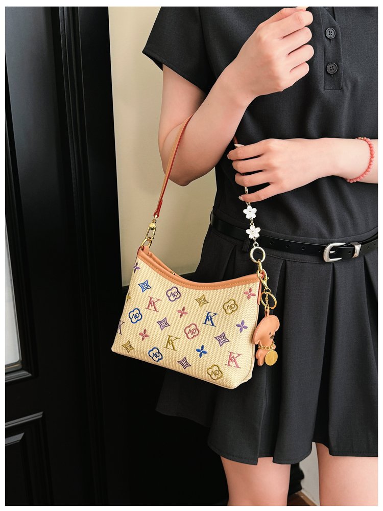 Women's PU Leather Letter Print Shoulder Bag detail 16
