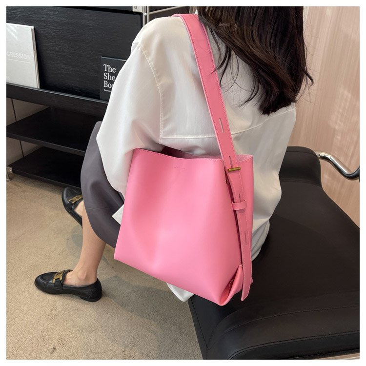 Women's PU Leather Minimal Bucket Bag detail 10