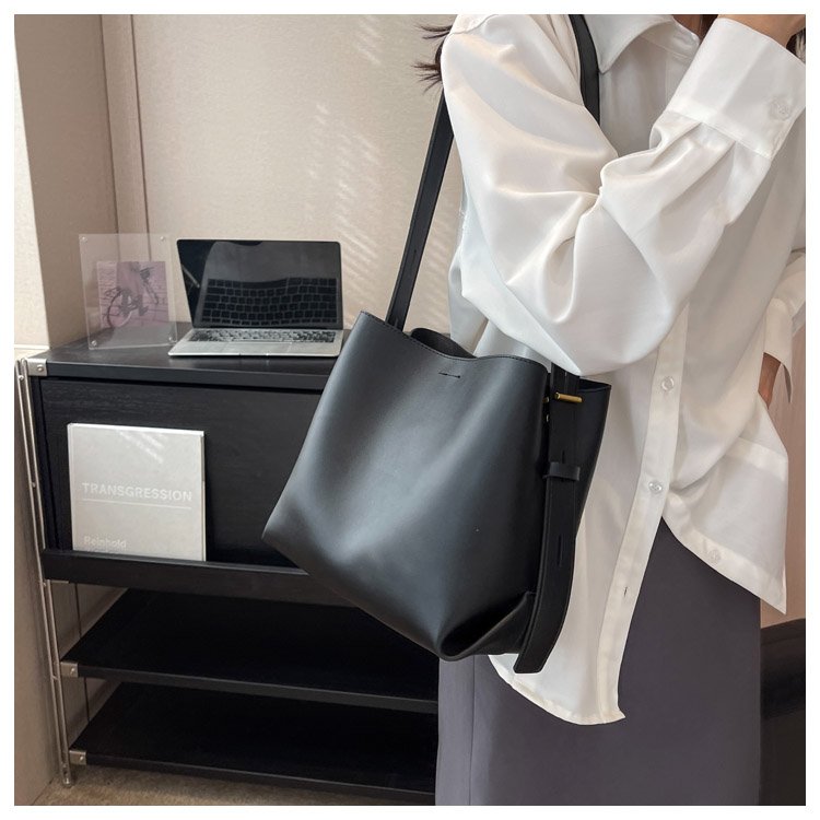 Women's PU Leather Minimal Bucket Bag detail 17