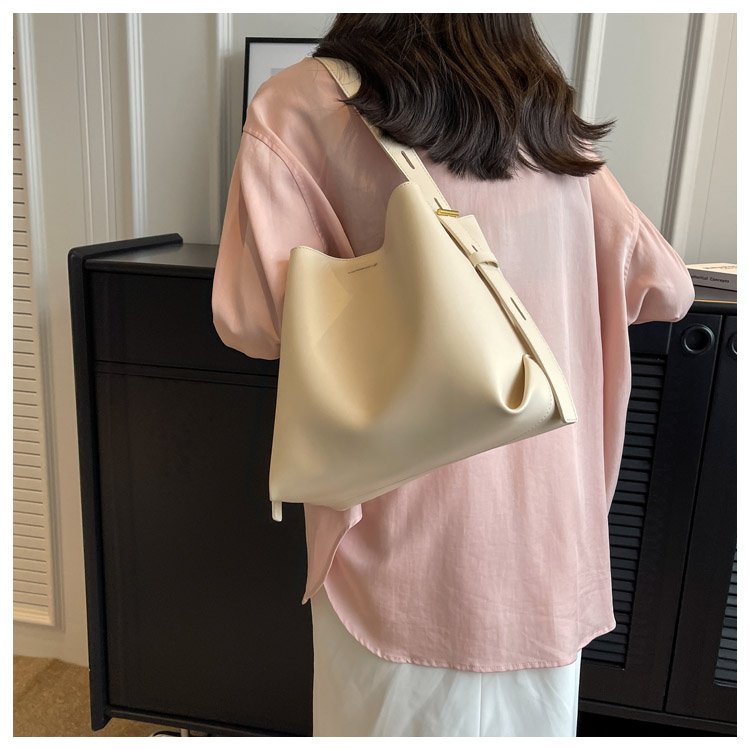 Women's PU Leather Minimal Bucket Bag detail 18