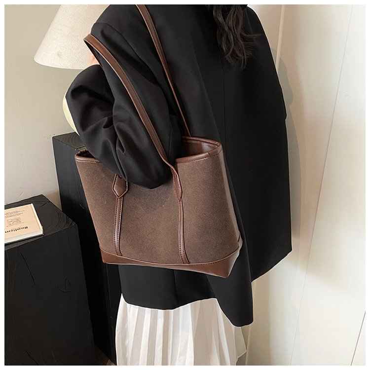 Women's PU Leather Minimal Tote Bag detail 40