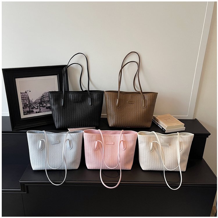 Women's PU Leather Minimal Tote Bag detail 15