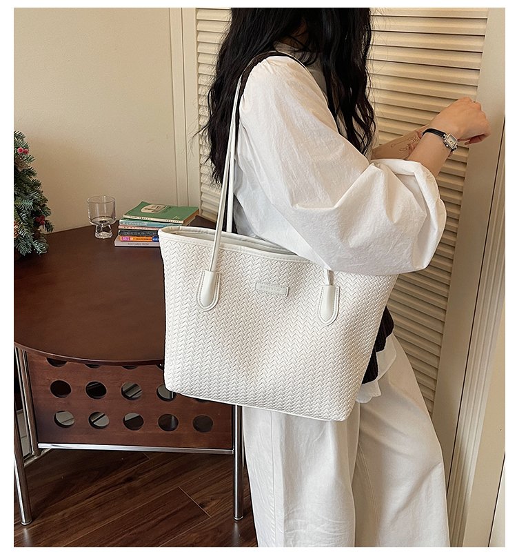 Women's PU Leather Minimal Tote Bag detail 3
