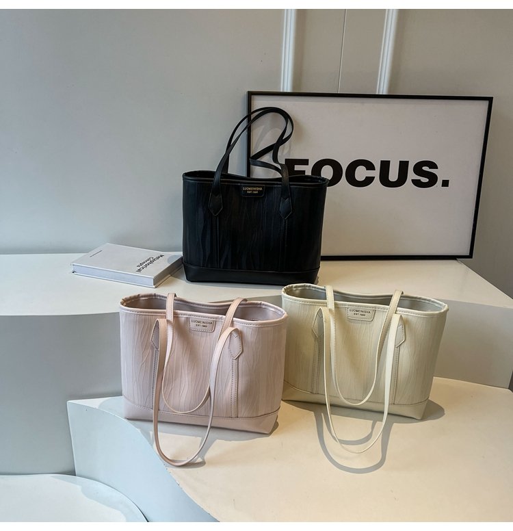Women's PU Leather Minimal Tote Bag detail 15