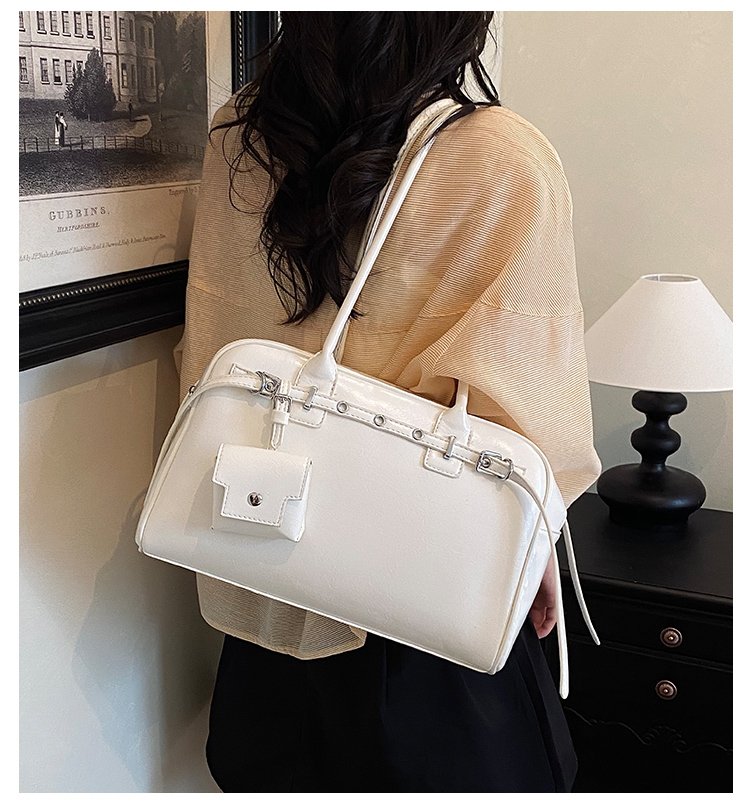 Unisex PU Leather Minimal Zip Crossbody Bag detail 1