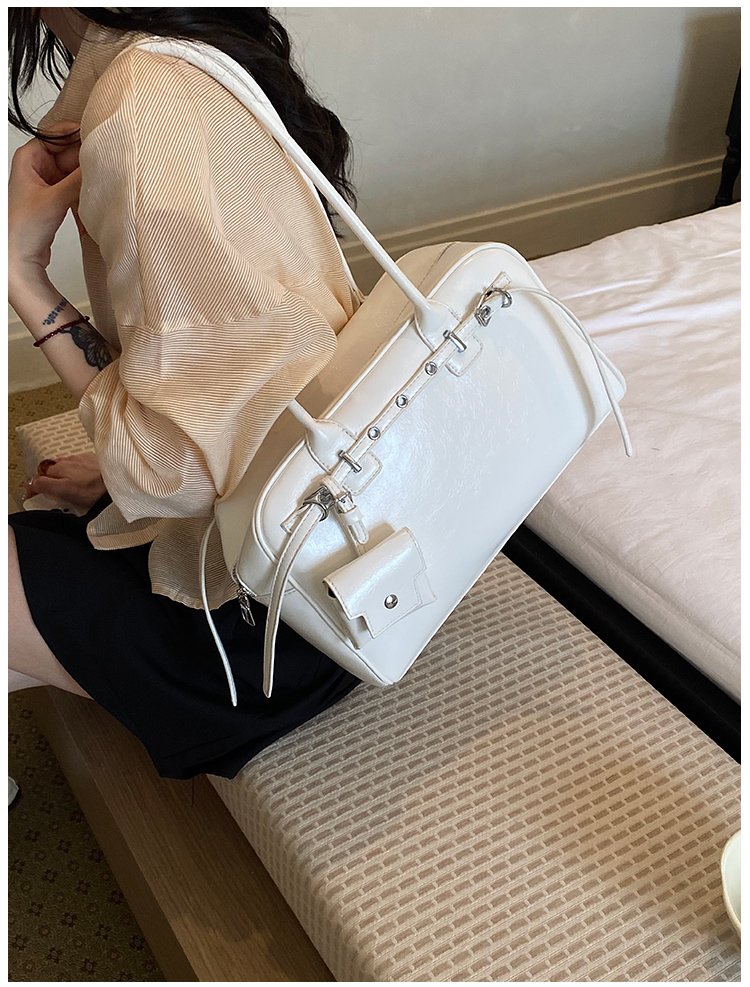 Unisex PU Leather Minimal Zip Crossbody Bag detail 22