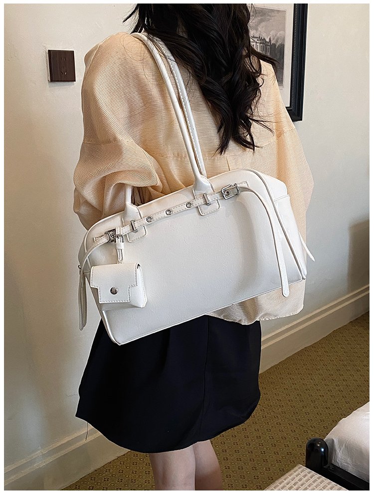 Unisex PU Leather Minimal Zip Crossbody Bag detail 23